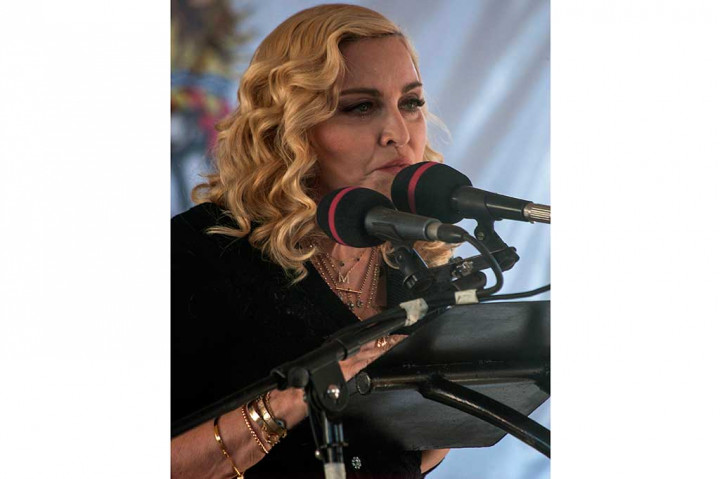 Madonna memberi sambutan saat meresmikan RS Anak Mercy James.