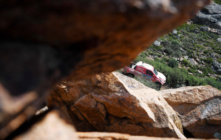 Yong Zhou (Tiongkok) dan Pascal Maimon (Prancis) berkompetisi dengan andalkan d-cab Toyota. Mereka adalah satu dari sekian banyak tim privateer yang berlaga tanpa dukungan pabrikan besar. 