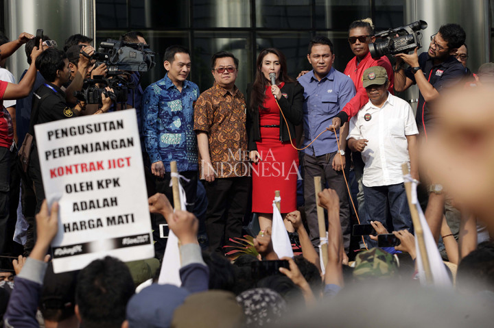 Selain itu, Pansus juga memepertanyakan kasus dugaan korupsi proyek pengadaan tiga unit Quay Container Crain (QCC) di Pelindo II yang telah menjerat RJ Lino sebagai tersangka.