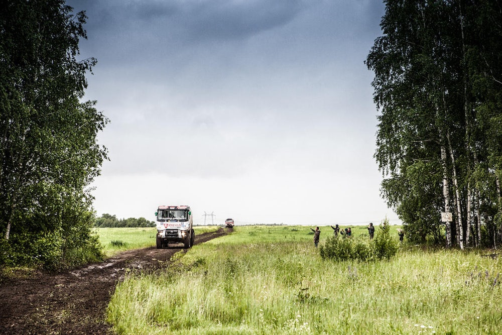 Sebagian besar lintasan etape reli berada di padang savana dataran tinggi Kazhaktan yang pemandangannya sangat indah. 