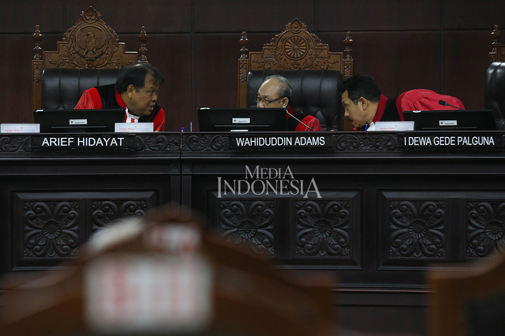 Mahkamah Konstitusi (MK) menolak perihal kewajiban Cuti Petahana saat menjalani kampanye yang dimohonkan oleh Basuki Tjahaja Purnama.