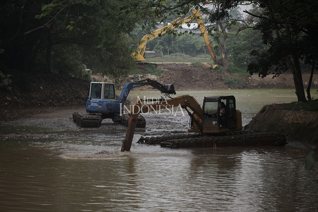 Diperkirakan, pengerjaan pengerukan rampung beberapa minggu ke depan, atau pada awal Agustus 2017.