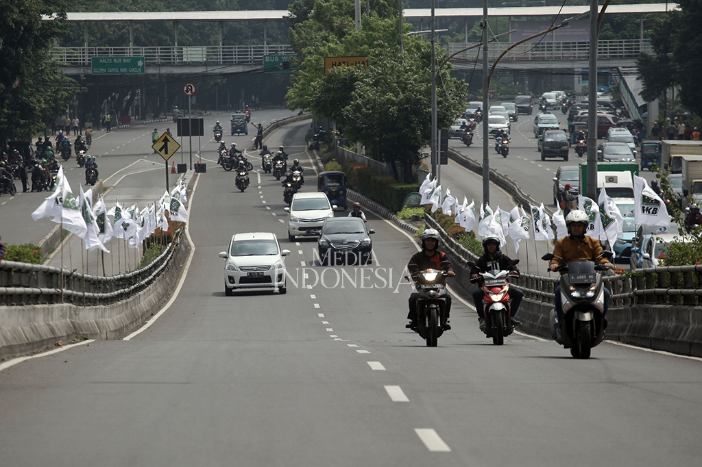 Kasubdit Bin Gakkum Ditlantas Polda Metro Jaya AKBP Budiyanto mengatakan rekayasa dilakukan untuk mengurai kemacetan di seputar kawasan tersebut. Budiyanto juga mengimbau agar pengendara mengambil jalur lain.