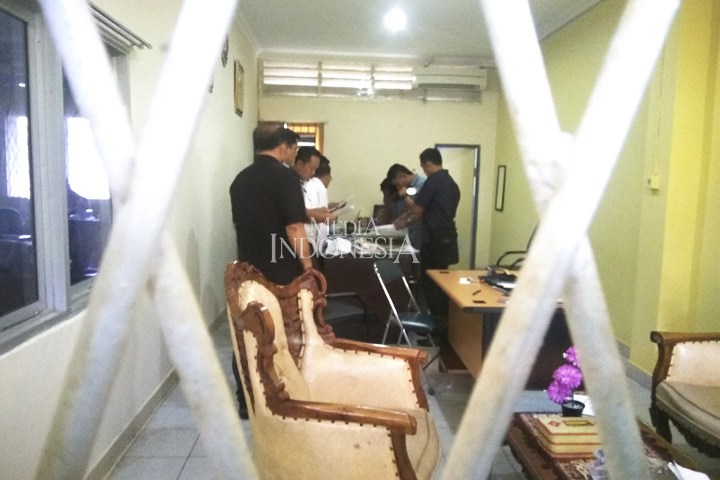 Direktur Reskrimum Polda Sumsel Kombes Prasetijo Utomo mengatakan, pihaknya menerima informasi akan adanya pendataan tunjangan profesi guru dengan memberikan sejumlah uang kepada pegawai saat menyerahkan data sertifikasi.