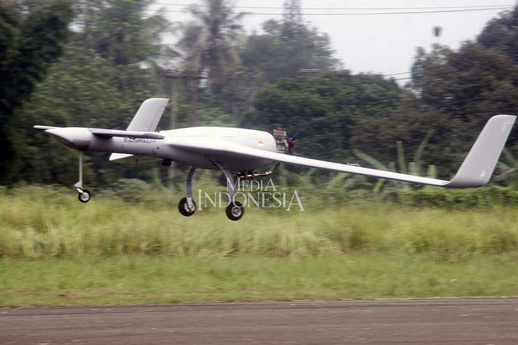 PPTA tersebut memiliki kemampuan terbang lebih dari 24 jam dengan misi radius jelajah 20 km sampai dengan 1000 km, dan ketinggian jelajah 8000 meter dan kecepatan hingga 135 km/jam (73 knots). Rajawali 720 juga mampu tinggal landas dan landing dengan landasan yang cukup pendek. Rajawali 720 dirancang dengan misi utama sebagai pesawat pengintai.