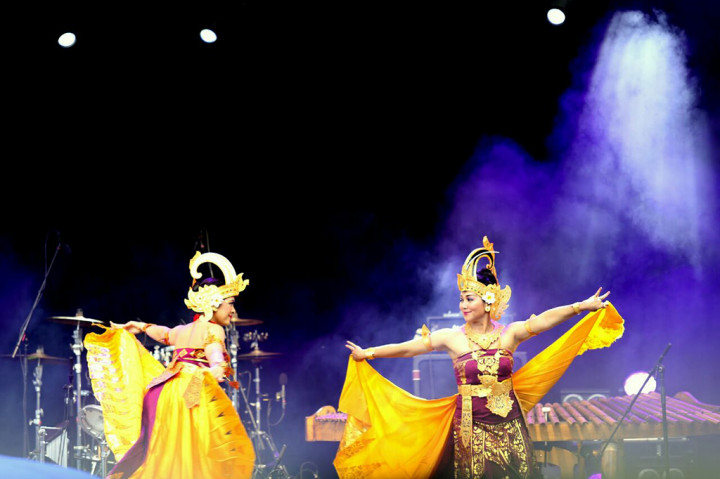 Penampilan tari merak oleh Ina dance di ajang festival budaya kampung Indonesia di Stockholm.