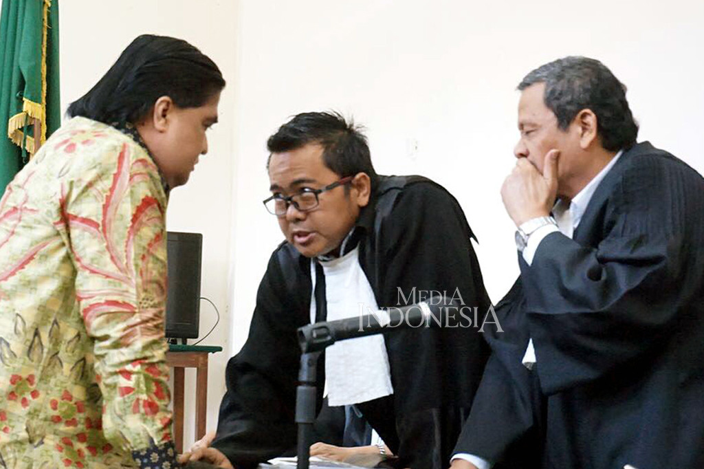 Atas vonis tersebut, kuasa hukum dan jaksa penuntut umum (JPU) sama-sama akan mengajukan banding. Menurut penasihat hukum Dimas Kanjeng, M Sholeh, vonis hukuman itu tidak sesuai dengan fakta-fakta yang ada.