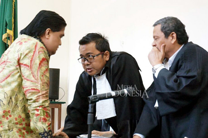 Atas vonis tersebut, kuasa hukum dan jaksa penuntut umum (JPU) sama-sama akan mengajukan banding. Menurut penasihat hukum Dimas Kanjeng, M Sholeh, vonis hukuman itu tidak sesuai dengan fakta-fakta yang ada.