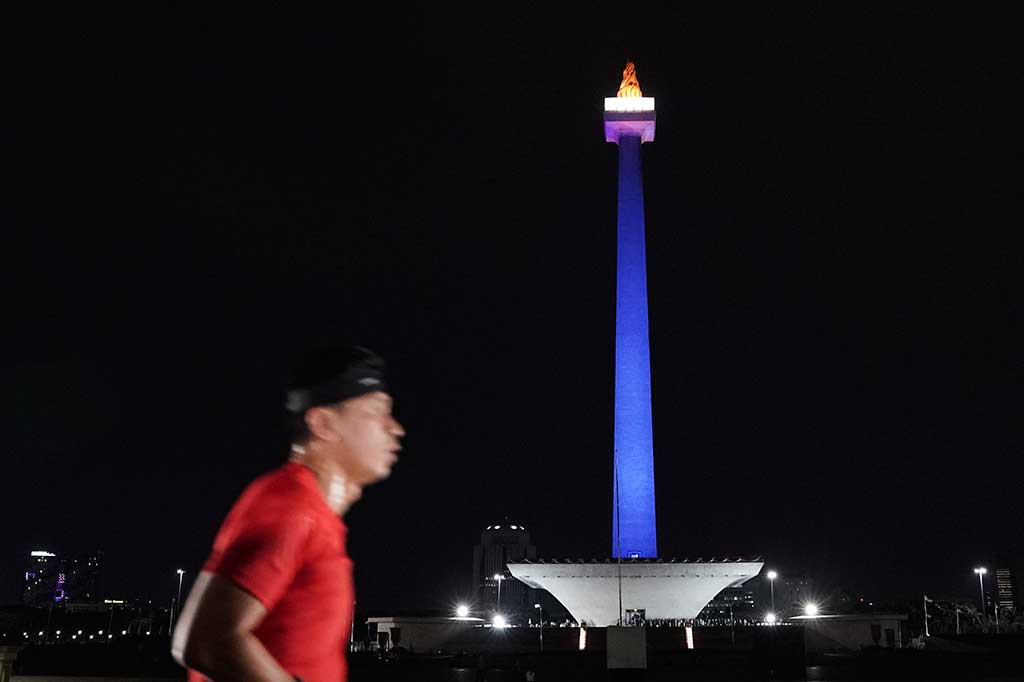 Tugu Monas  Disorot Lampu Warna  ASEAN Medcom id