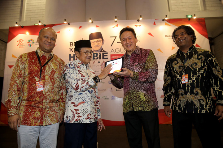 Badan Ekonomi Kreatif ( Bekraf) Habibie Festival 2017 secara resmi dibuka di kawasan Jakarta Intenational Expo Kemayoran.