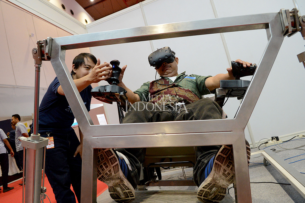 Pameran kali ini mengajak masyarakat merasakan langsung teknologi unggulan terbaru untuk masa depan antara lain melalui teknologi virtual reality serta sejumlah aktivitas di bidang Ilmu dan Teknologi.