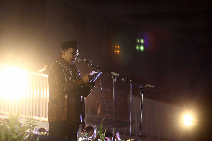 Menteri Agama Lukman Hakim Saifuddin memberikan sambutan saat pembukaan Ajang Kreasi Seni dan Olahraga Madrasah (Aksioma) serta Kompetisi Sains Madrasah (KSM) Tingkat Nasional 2017 di Stadion Mandala Krida, Yogyakarta, Senin (7/8/2017).