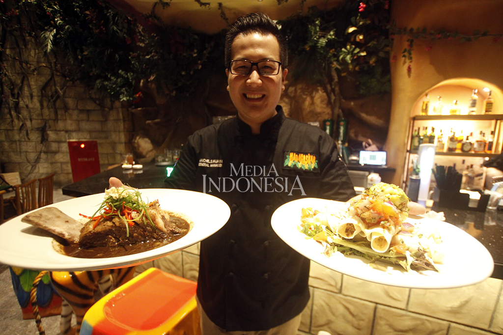 Madagaskar menyajikan makanan dari berbagai negara mulai dari Eropa, Japan, Korea, Australia dan pastinya hidangan dari Indonesia. Ada lebih dari 100 menu yang dihadirkan di resto ini.