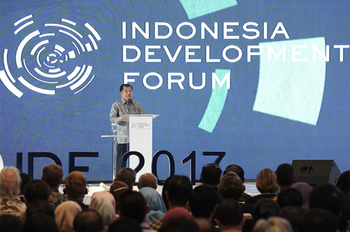 Dalam sambutannya Wapres meminta semua pihak untuk menggencarkan upaya-upaya pengurangan kemiskinan di Tanah Air karena yang selama ini dijalankan belum optimal.