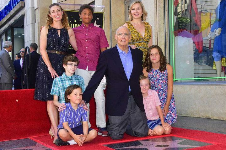 Tambor dikenal karena perannya dalam komedi televisi 'The Larry Sanders Show', 'Arrested Development' dan 'Transparent.'