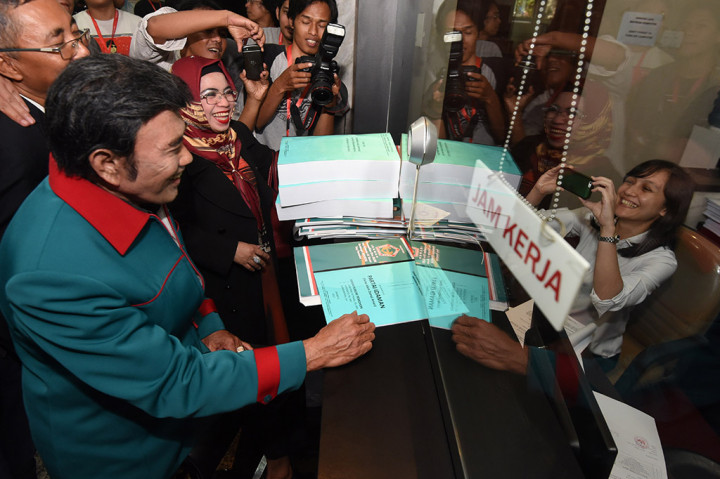 Menurut Rhoma, ketentuan Pasal 173 ini bersifat diskriminatif karena partai politik yang baru berbadan hukum diwajibkan untuk ikut verifikasi untuk menjadi peserta Pemilu sedangkan partai politik peserta Pemilu 2014 tidak diwajibkan ikut verifikasi untuk menjadi peserta Pemilu 2019.