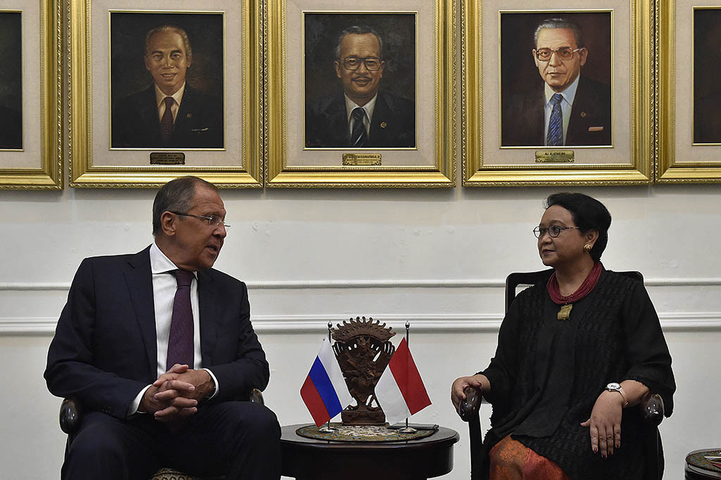 Menteri Luar Negeri RI Retno LP Marsudi bertemu dengan Menteri Luar Negeri Rusia Sergey Viktorovich Lavrov untuk membahas berbagai kerja sama bilateral antara Indonesia dan Rusia.