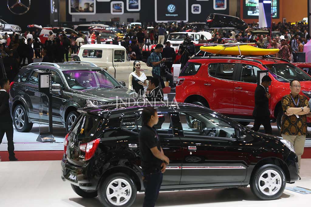 GIIAS 2017 akan berlangsung 10-20 Agustus 2017. Tidak hanya menyuguhkan beragam jenis kendaraan baru, ada juga program hiburan yang melibatkan pengunjung. Mulai dari test drive dan test ride, seru-seruan 17-an hingga pit stop challenge.