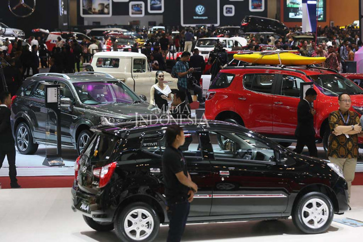 GIIAS 2017 akan berlangsung 10-20 Agustus 2017. Tidak hanya menyuguhkan beragam jenis kendaraan baru, ada juga program hiburan yang melibatkan pengunjung. Mulai dari test drive dan test ride, seru-seruan 17-an hingga pit stop challenge.