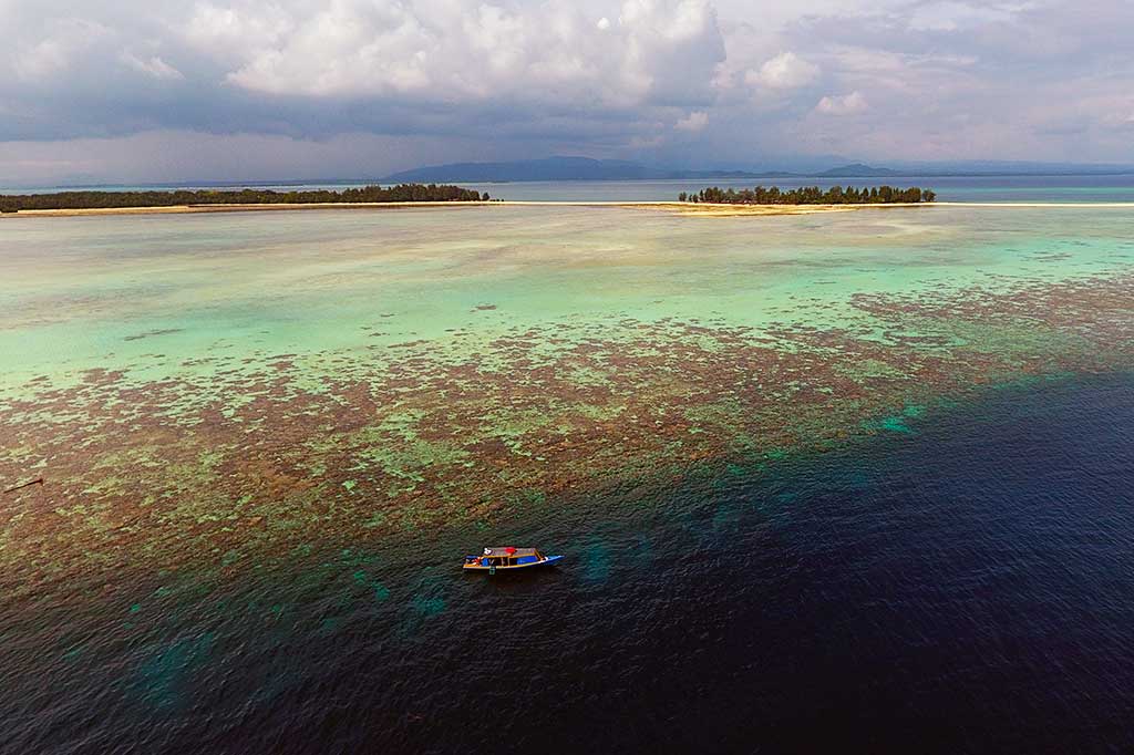 Foto aerial Pulau Dodola di Morotai, Maluku Utara. Destinasi wisata tersebut masih terjaga keasriannya karena belum banyak tersentuh tangan manusia.