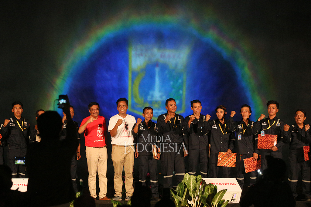 Peresmian Air Mancur Menari kali ini dalam rangka menyambut Hari Ulang Tahun ke-42 Monas. Sejak 2005, air mancur di Monas memang sudah rusak dan belum pernah direnovasi. 