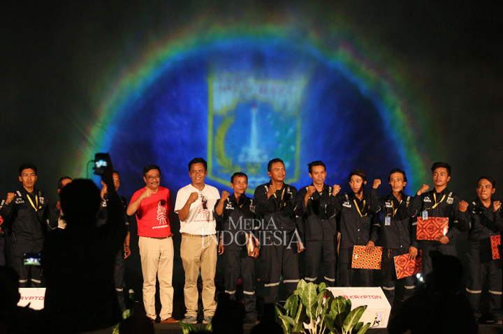 Peresmian Air Mancur Menari kali ini dalam rangka menyambut Hari Ulang Tahun ke-42 Monas. Sejak 2005, air mancur di Monas memang sudah rusak dan belum pernah direnovasi. 