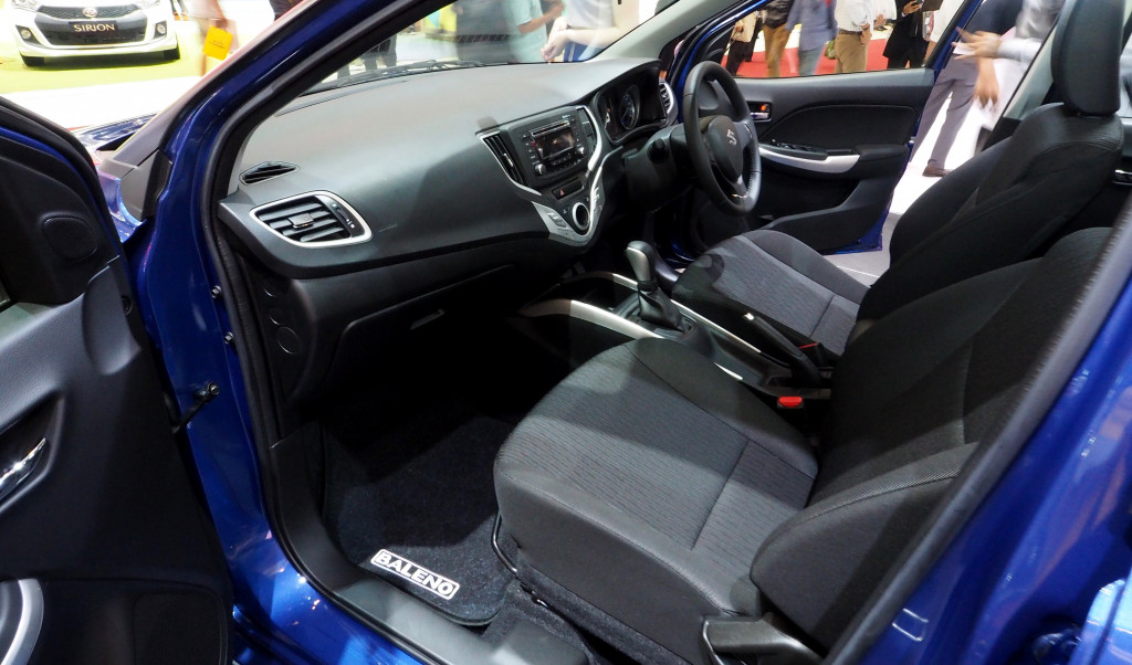 Tersedia airbag untuk penumpang depan. Fitur kemananan lain adalah rem ABS dan EBD, high rigrid underbod dan isofix. 