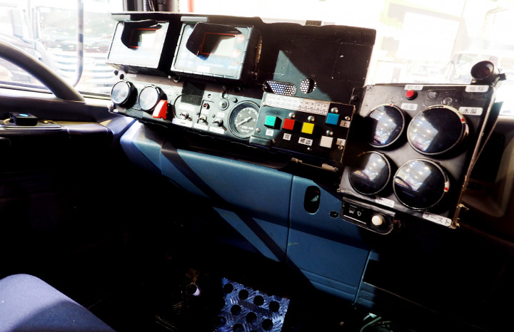 Teratrip merupakan perangkat wajib bagi co-driver untuk membaca peta dan menentukan arah agar tidak tersesat atau melenceng dari jalur balap.