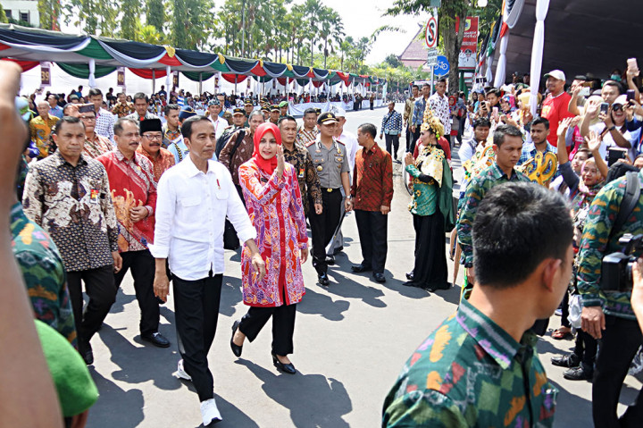 Dalam sambutannya saat menghadiri JFC 2017 Presiden Joko Widodo menyampaikan, bahwa Jember Fashion Carnaval bukan hanya ikon Jember saja, melainkan sudah menjadi ikon Indonesia. Menurutnya karnaval ini tidak kalah dengan karnaval Pasadena di Amerika Serikat (AS) dan Sao Paulo di Brasil.