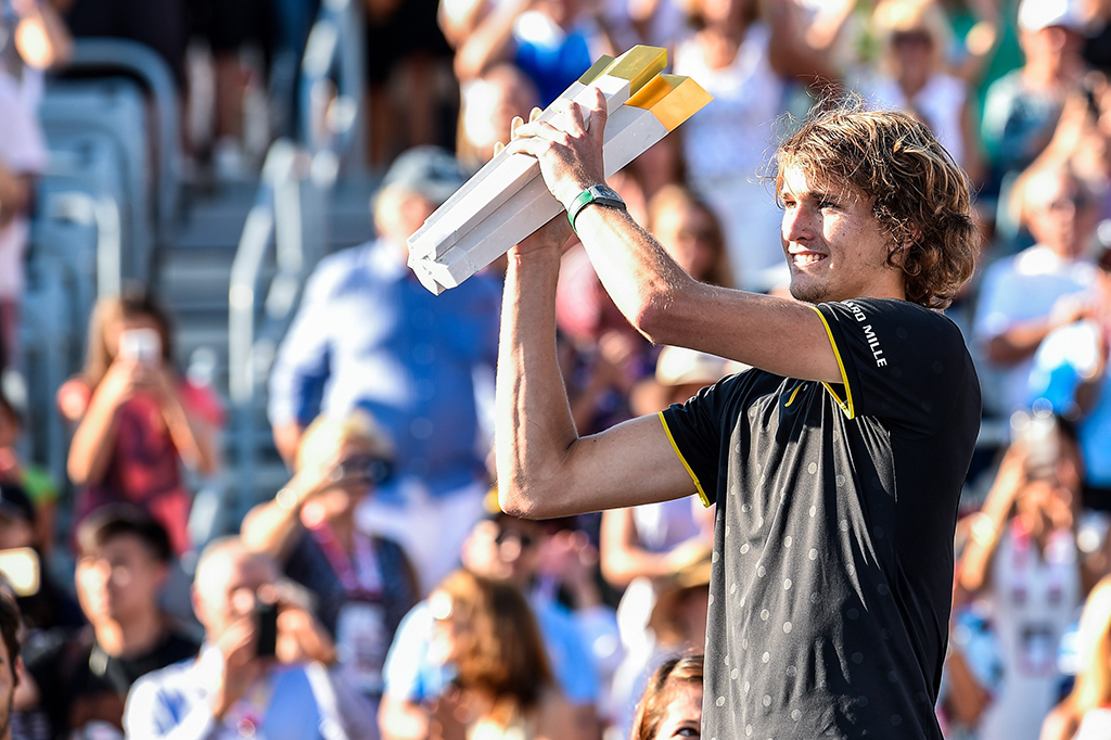 Sementara itu, bagi Zverev, dia berhasil mencatat 10 kemenangan beruntun. Dan, gelar Rogers Cup 2017 merupakan trofi kedua turnamen tenis kategori ATP World Tour Masters 1000 tahun ini.
