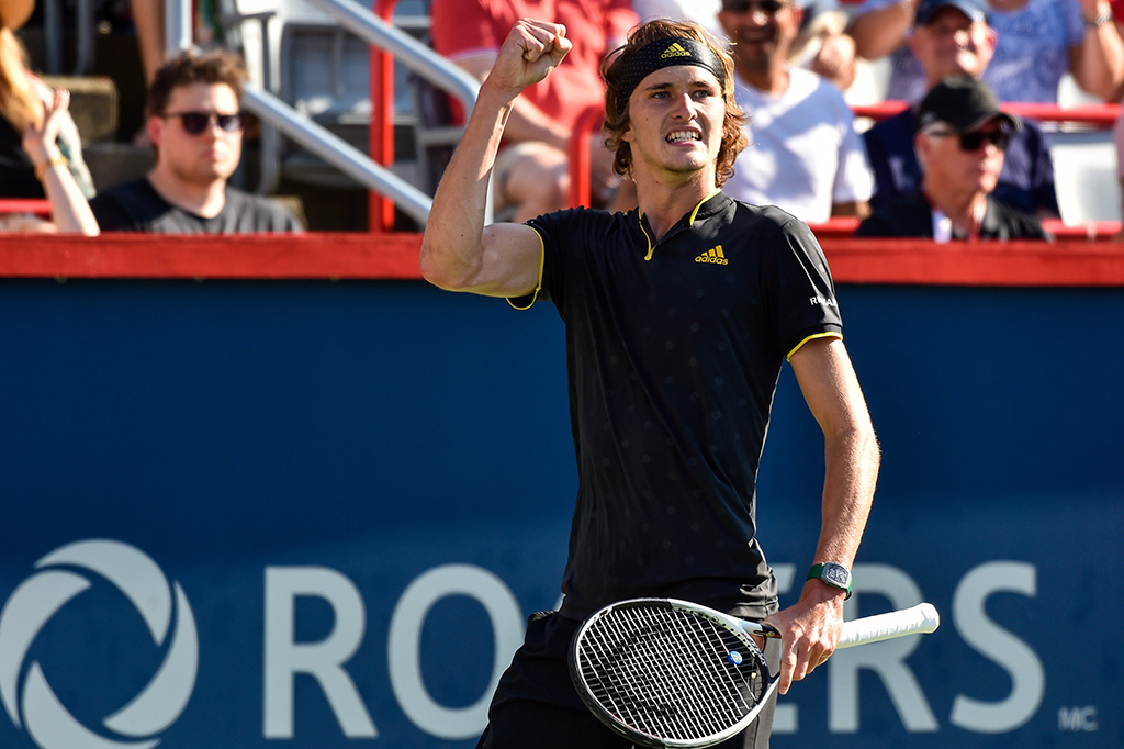 Kemenangan 6-3, 6-4 yang dibukukan Zverev terhadap Federer juga mengantar petenis 20 tahun itu menjadi pemain dari Jerman pertama yang berhasil memenangkan Piala Rogers, sejak kemenangan Boris Becker pada 1986.