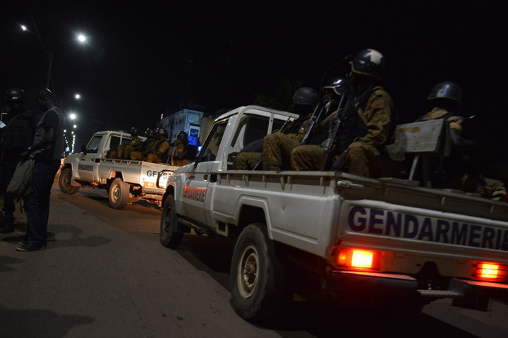 Belum diketahui dalang di balik penembakan ini. Pasukan keamanan Burkina Faso dilaporkan telah menewaskan tiga pelaku penembakan. Tidak disebut secara pasti jumlah pelaku penembakan, hanya disebut ada sejumlah pria bersenjata yang menyerbu restoran tersebut. 