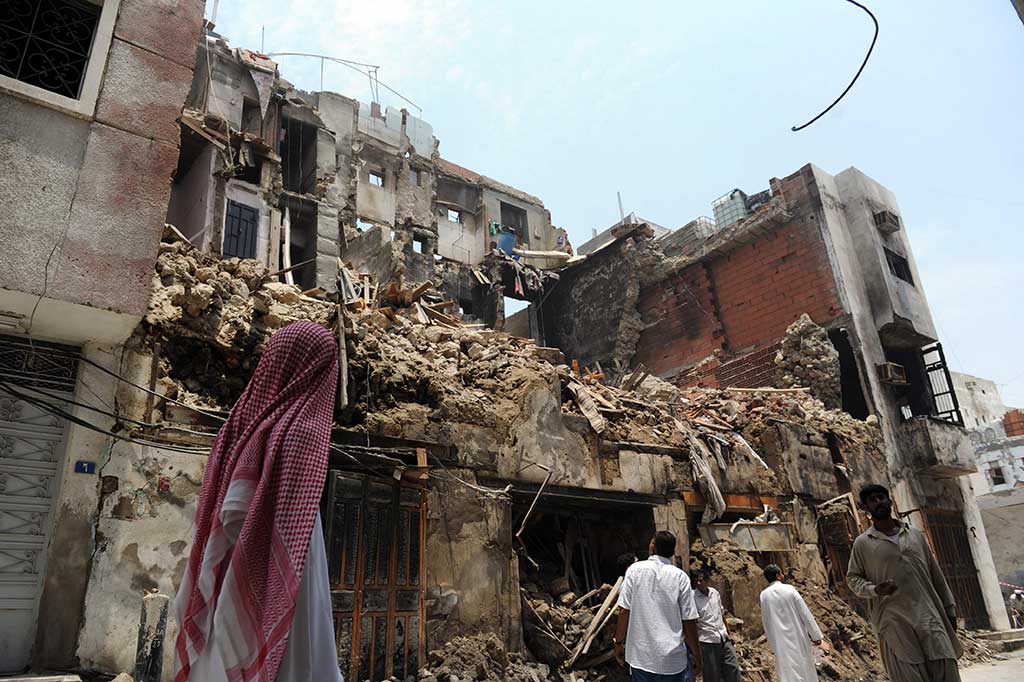 Setidaknya 60 orang dievakuasi dari rumah-rumah mereka saat terjadinya kebakaran pada Selasa (15/8/2017) malam waktu setempat tersebut.