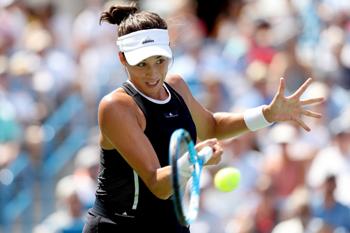 Sementara itu, Muguruza yang merupakan juara Wimbledon 2017 tampil sangat baik. Dia menyudahi perlawanan Simona Halep hanya dalam waktu 56 menit. Kesusesannya menghalangi Halep naik peringkat menjadi nomor satu dunia.