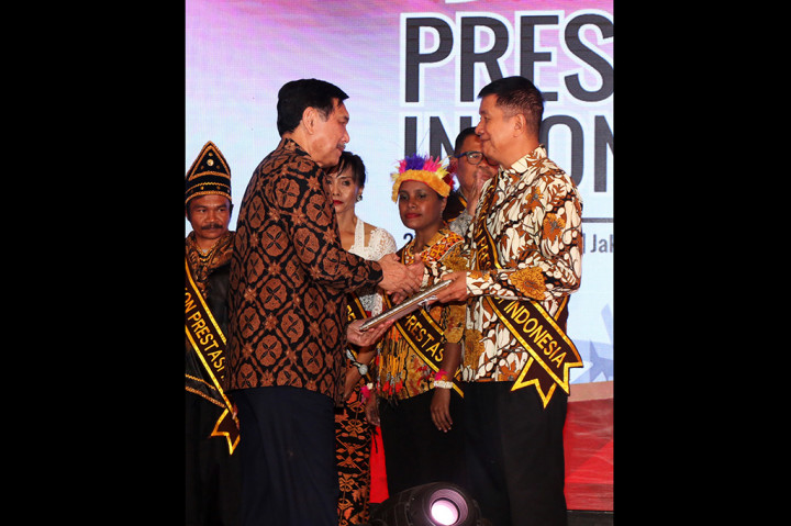 Selain Megawati, sejumlah tokoh juga hadir dalam acara ini. Diantaranya Menko Kemaritiman Luhut Binsar Pandjaitan. Panitia Festival Prestasi Indonesia membagi 72 orang tersebut dalam empat kategori, yaitu saintis dan inovator, olahraga, seni budaya, dan pegiat sosial.