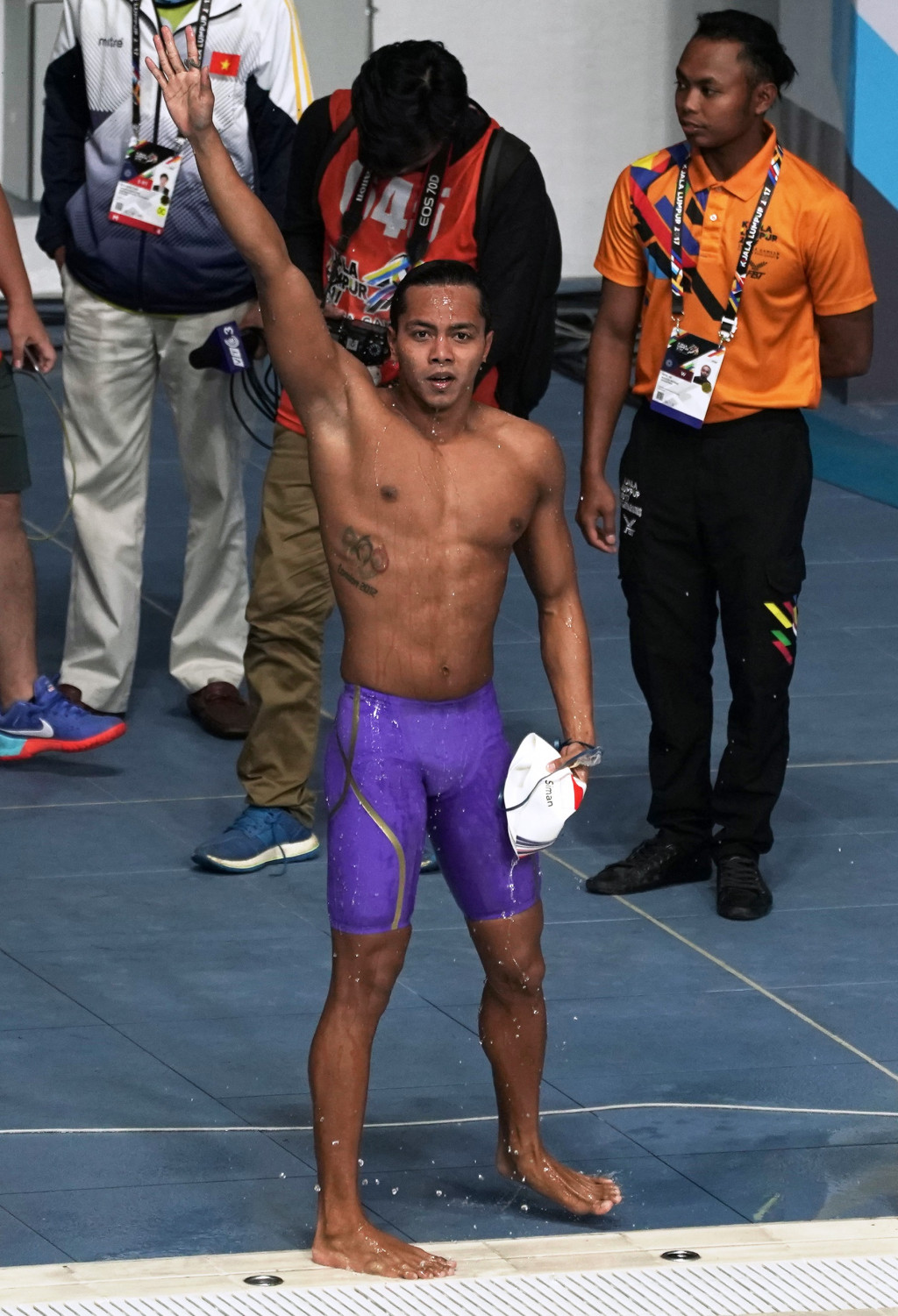 Laga final renang gaya punggung putra SEA Games XXIX di National Aquatic Centre, kawasan Stadion Bukit Jalil, Kuala Lumpur, Malaysia, Senin (21/8) malam.