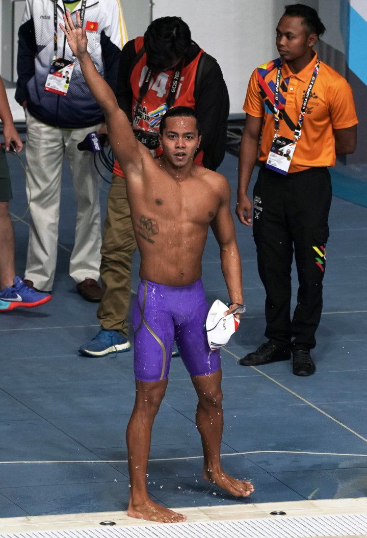 Laga final renang gaya punggung putra SEA Games XXIX di National Aquatic Centre, kawasan Stadion Bukit Jalil, Kuala Lumpur, Malaysia, Senin (21/8) malam.