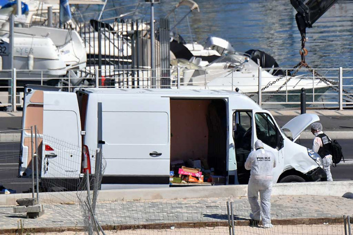 Polisi berhasil menangkap pelaku beserta mobilnya di Distrik Old Port. Polisi menyatakan bahwa pelaku pernah dirawat akibat masalah kejiwaan. Jaksa Marseille menyatakan bahwa tidak ada bukti hubungan teror atas kasus tersebut.