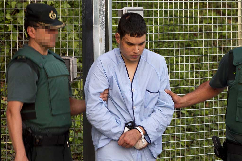 Keempat tersangka tersebut yaitu Mohamed Houli Chemlal.