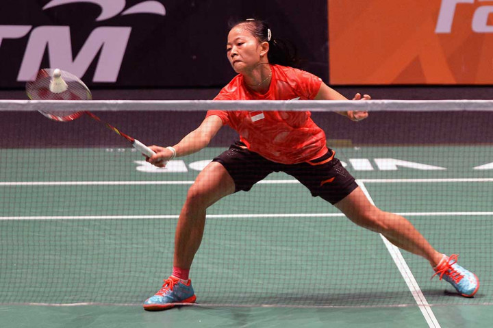 Kekalahan Indonesia diawali oleh Fitriani. Sebagai tunggal pertama Fitriani harus menyerah dari Soniia Cheah dengan skor 17-21 dan 17-21.
