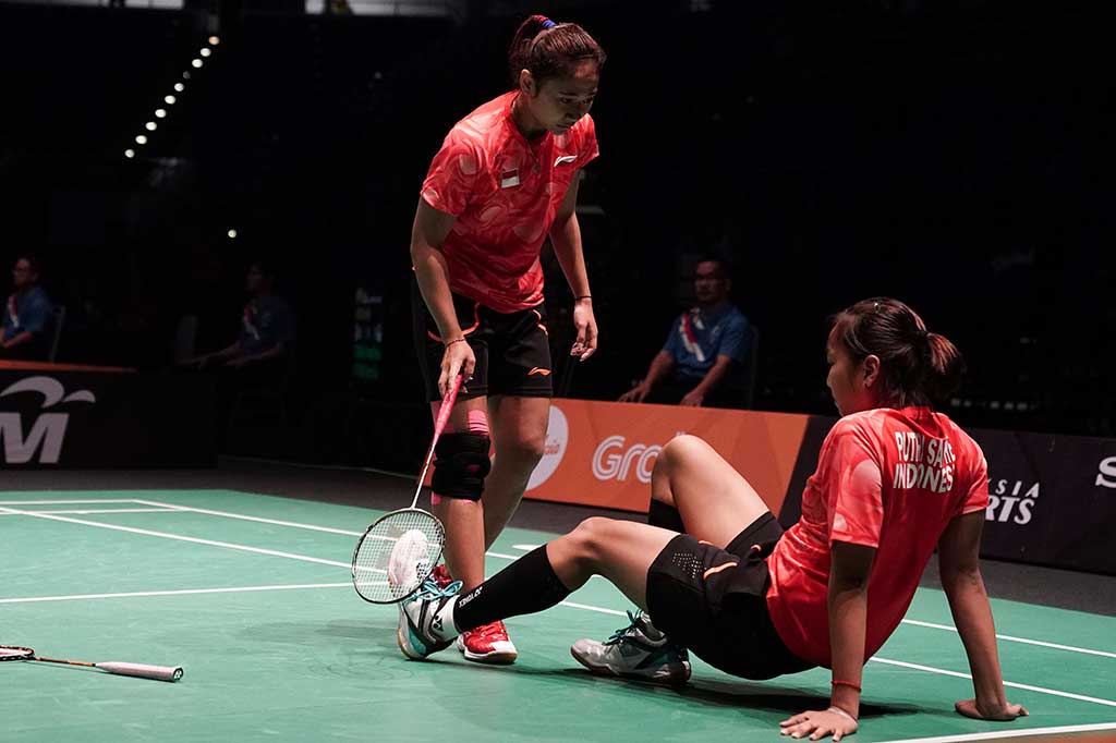 Tertinggal 0-1, Indonesia berpeluang mengejar ketertinggalan lewat ganda Rosyita Eka Putri/ Ni Ketut Mahadewi. Namun, pasangan ini harus mengakhiri pertandingan lebih cepat karena Rosyita cedera saat posisi 5-7.