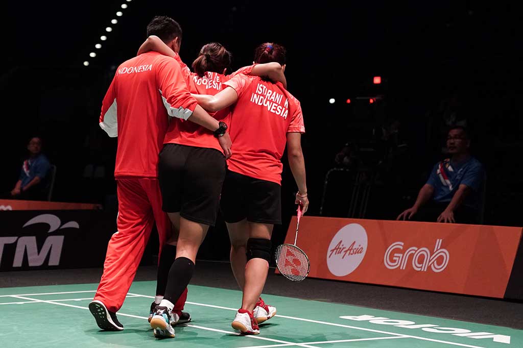 Rosyita harus dipapah untuk keluar lapangan setelah mengalami cedera lutut kirinya. Cedera didapat karena salah mendarat saat mengembalikan bola dari lawan.
