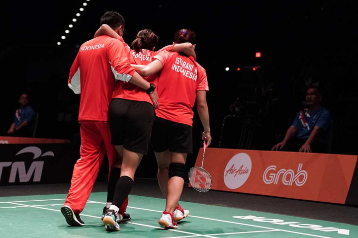 Rosyita harus dipapah untuk keluar lapangan setelah mengalami cedera lutut kirinya. Cedera didapat karena salah mendarat saat mengembalikan bola dari lawan.