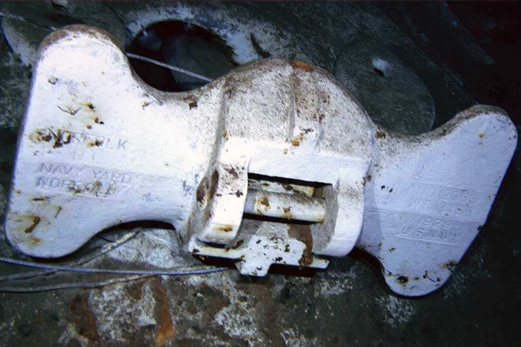 Setelah terkena torpedo kapal tersebut tenggelam dalam waktu hanya 12 menit, yang berarti kapal tersebut tidak dapat mengirim sinyal marabahaya atau menggunakan peralatan hemat energi.