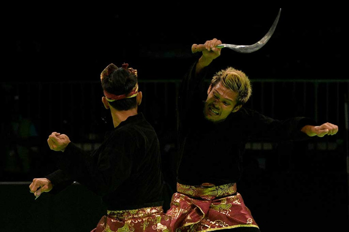 Tim silat Indonesia hanya meraih medali perak dengan skor 554, sementara emas diraih tuan rumah Malaysia dengan skor 582.