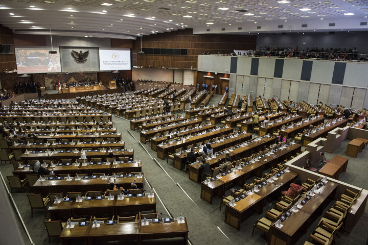Suasana sidang Paripurna DPR yang tidak dihadiri ratusan anggota DPR di Kompleks Parlemen, Senayan.