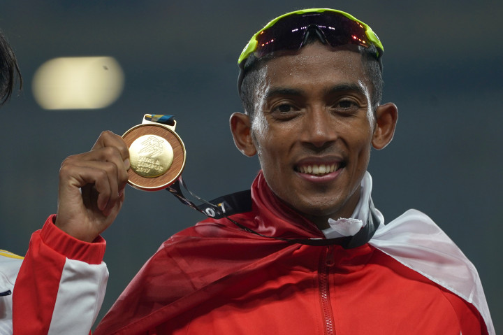 Emas malam ini juga diraih Agus Proyoga yang mencatatkan waktu 30 menit 22,26 detik dalam final lari 10 ribu meter putra di Stadion Bukit Jalil, Kuala Lumpur.