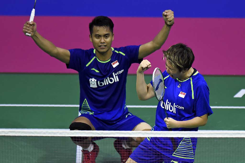 Tontowi/Liliyana yang merupakan unggulan tiga berhasil melaju ke final setelah menang dua gim langsung selama 34 menit dengan skor 21-16, 21-13.