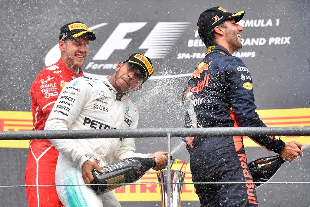Vettel menempati posisi kedua bersama Ferrari, tertinggal 2,3 detik, sementara pembalap Australia Daniel Ricciardo menempati posisi ketiga untuk Red Bull.