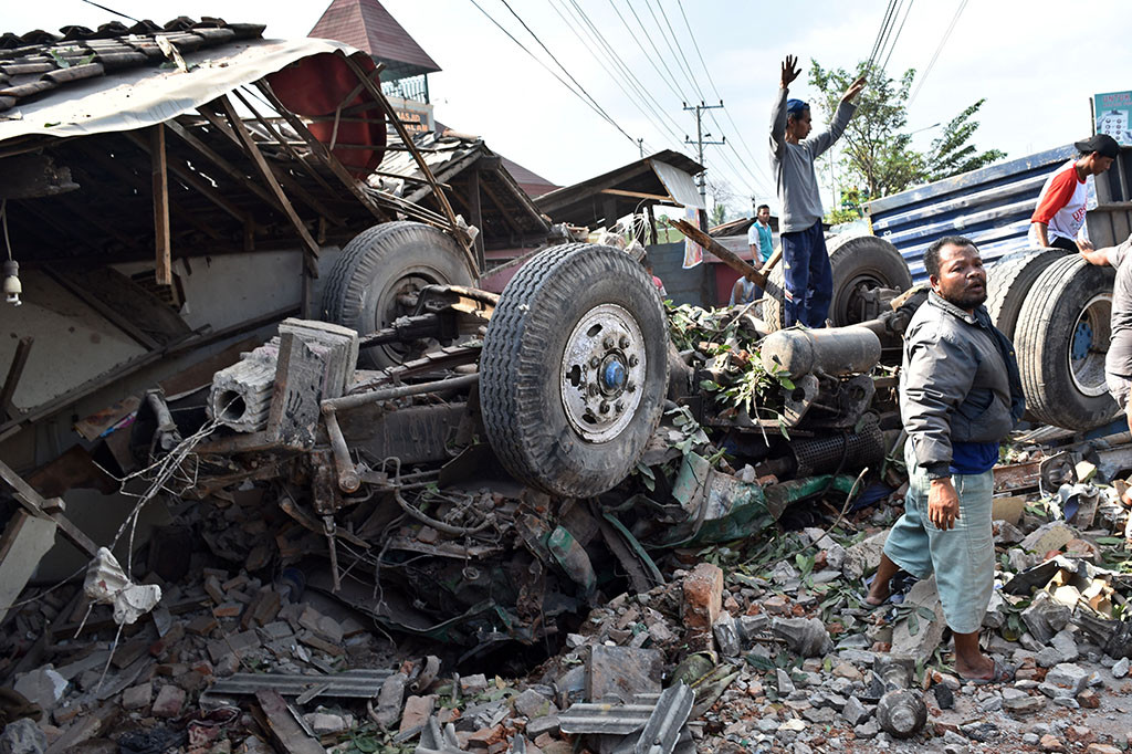 Kecelakaan beruntun kembali terjadi di jalan nasional Semarang-Solo tepatnya di Jalan Soekarno-Hatta KM 32, Bawen, Kabupaten Semarang, Jawa Tengah.